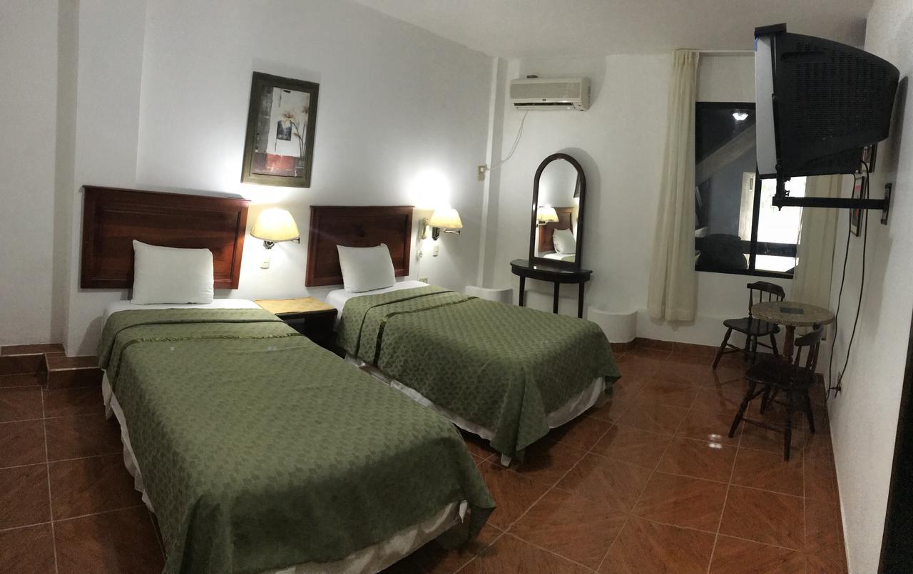 Puerto López Hotel Pacifico מראה חיצוני תמונה