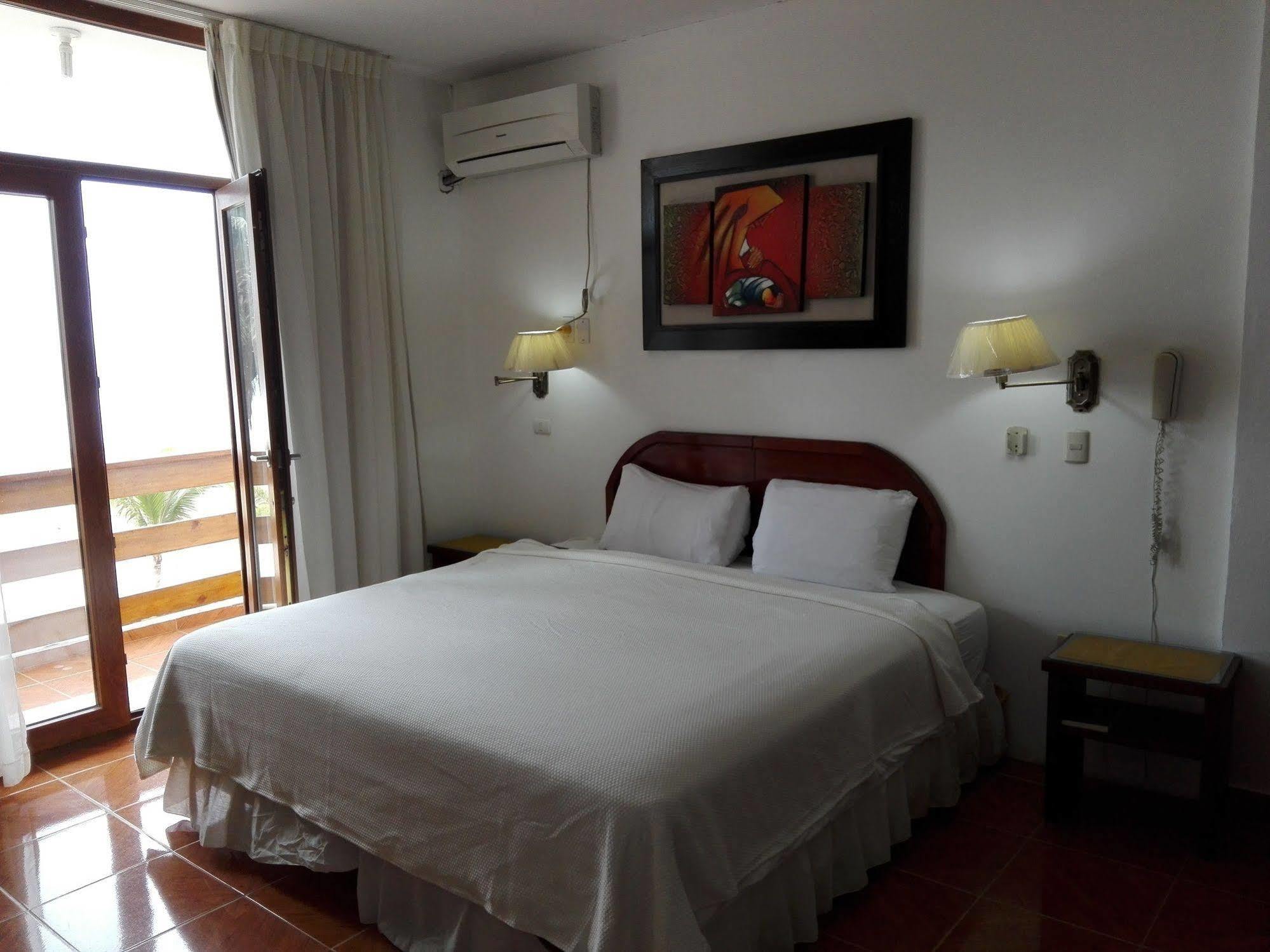 Puerto López Hotel Pacifico מראה חיצוני תמונה